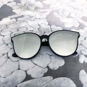 Friday Sale! 🕶 Mirrored sunglasses